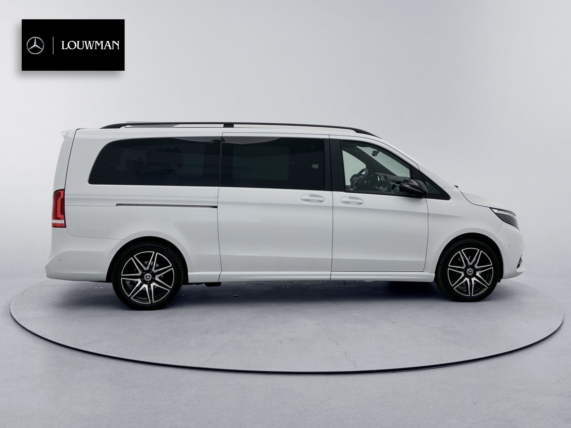 Mercedes-Benz V-Klasse 300d 4-MATIC Extra Lang Avantgarde VI, Automaat, Gebruikt, Zwart, 4 cilinders