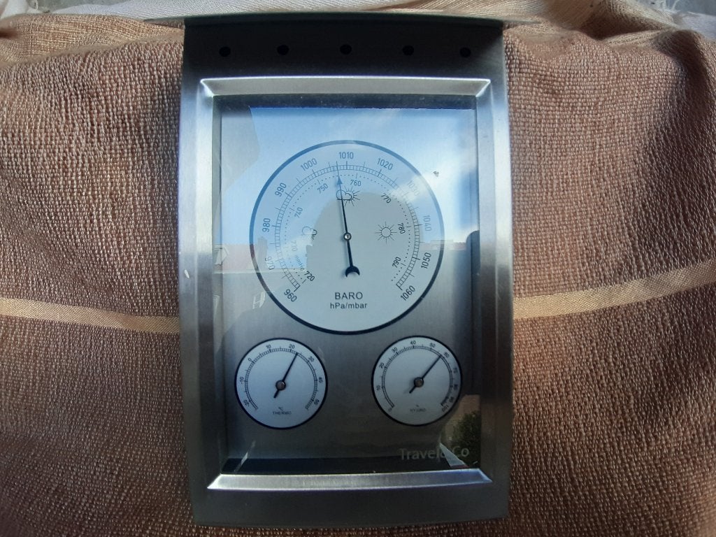 Barometer, tempratuur en luchtdruk, in RVS van Travel & Co, Audio, Tv en Foto, Weerstations en Barometers, Ophalen, Zo goed als nieuw