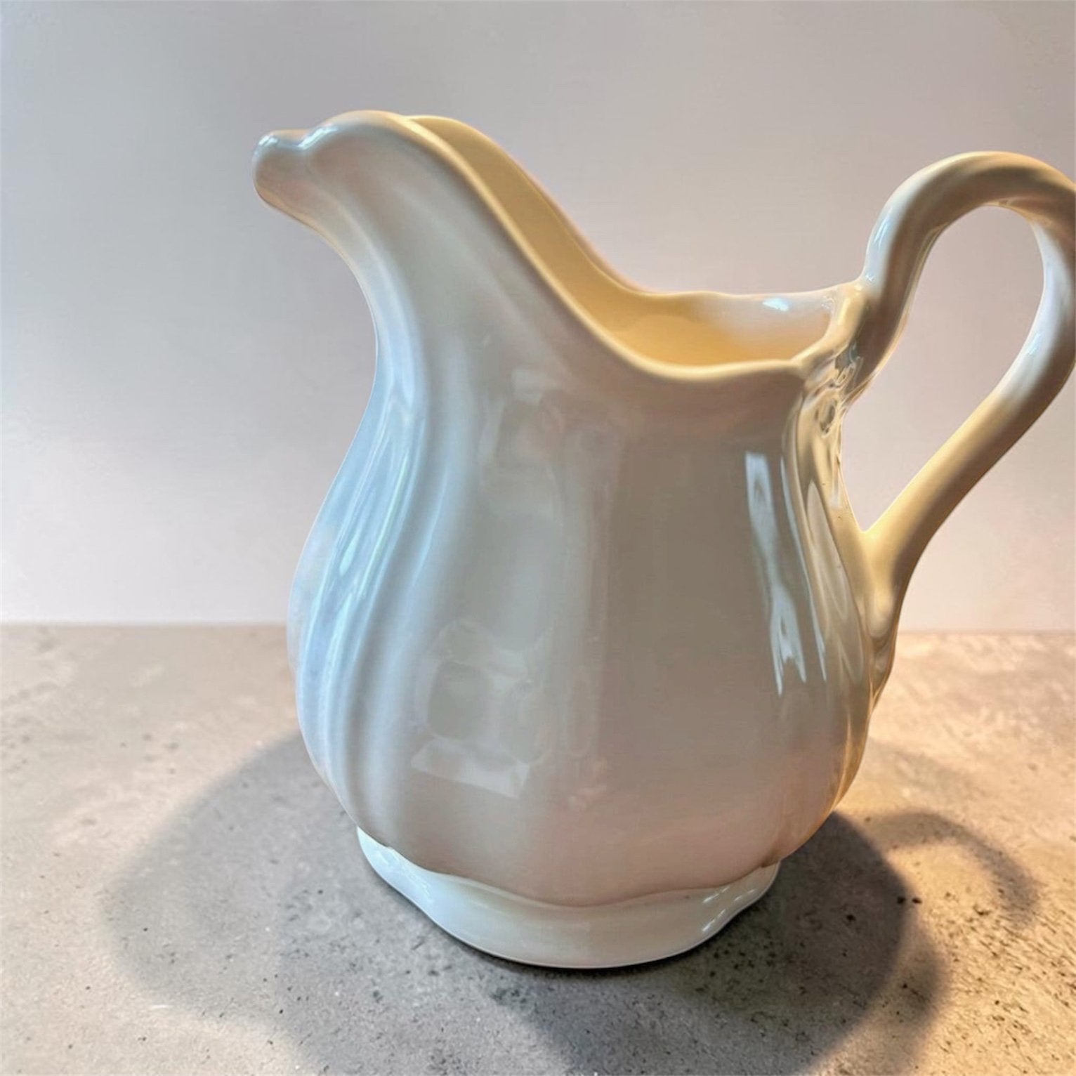 Wedgwood Queens Plain melkkannetje, Kan, Ophalen of Verzenden, Zo goed als nieuw, Overige stijlen