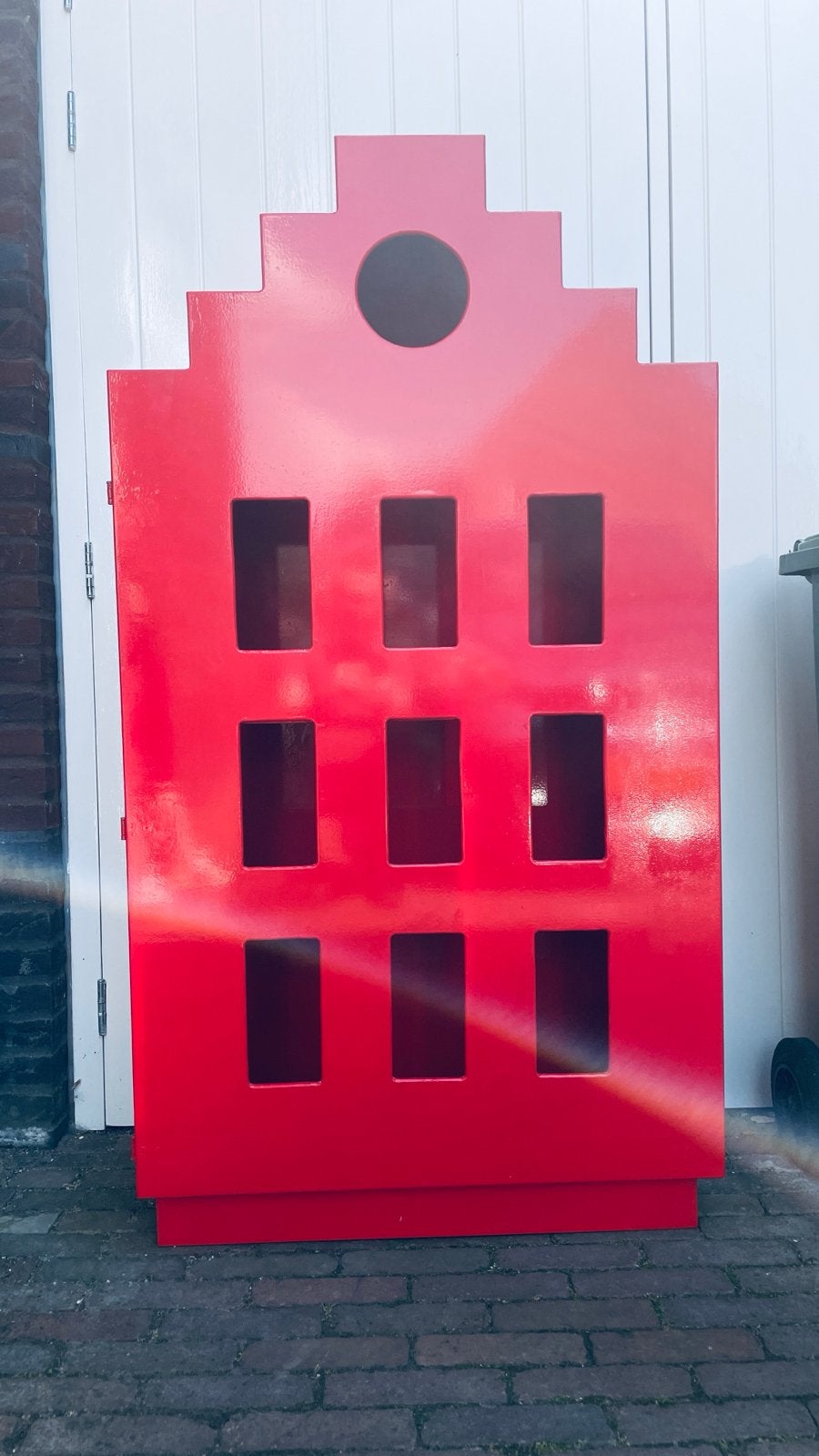 Rode Boekenkast/Poppenhuis met Inrichting - 151x82 cm, Ophalen, Gebruikt