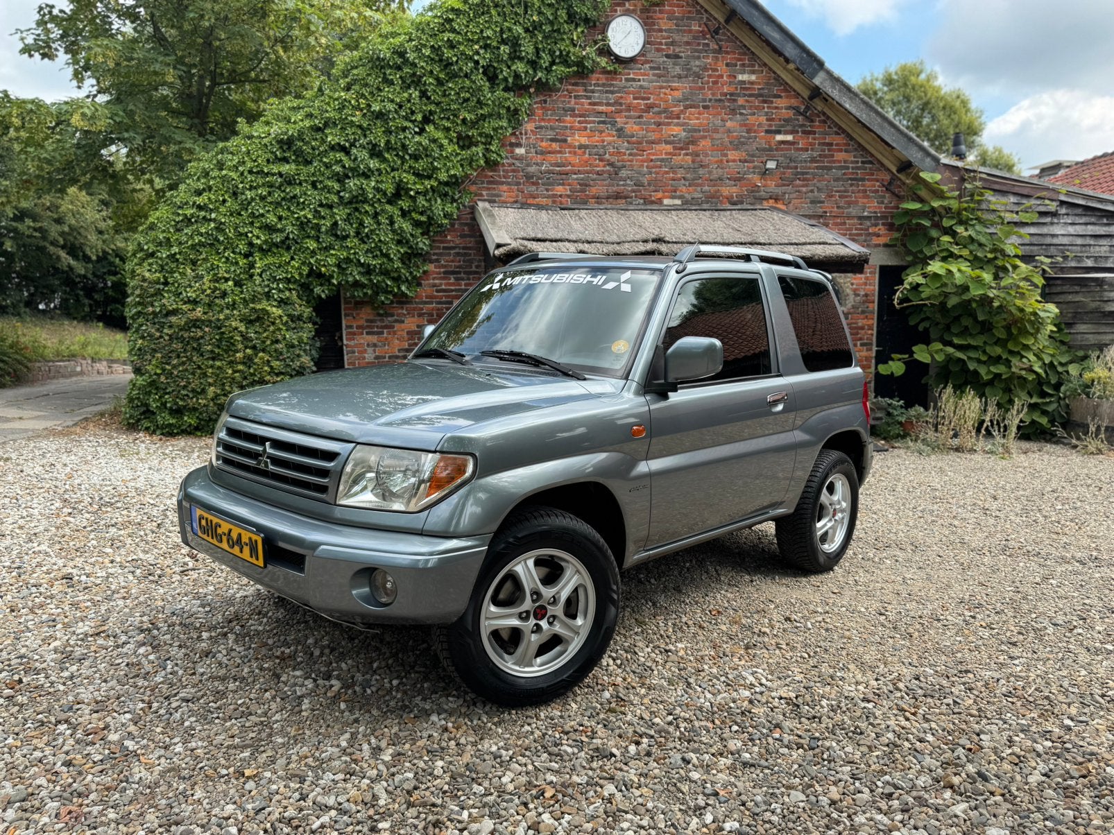 Mitsubishi Pajero Pinin 4X4 2005 Grijs, Airco *Unieke staat*, Stof, Zwart, 4 cilinders, 4 stoelen