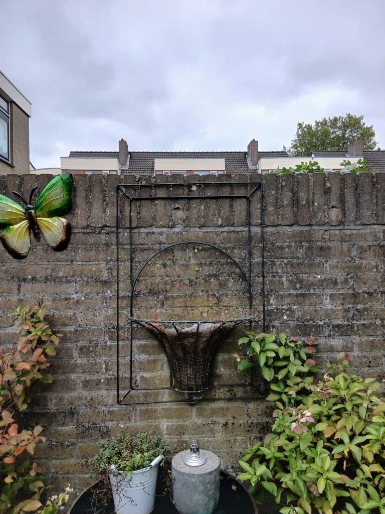 3 Metalen wandrekken met bloembak voor tuin of balkon, Tuin en Terras, Bloembakken en Plantenbakken, Gebruikt, Minder dan 60 cm