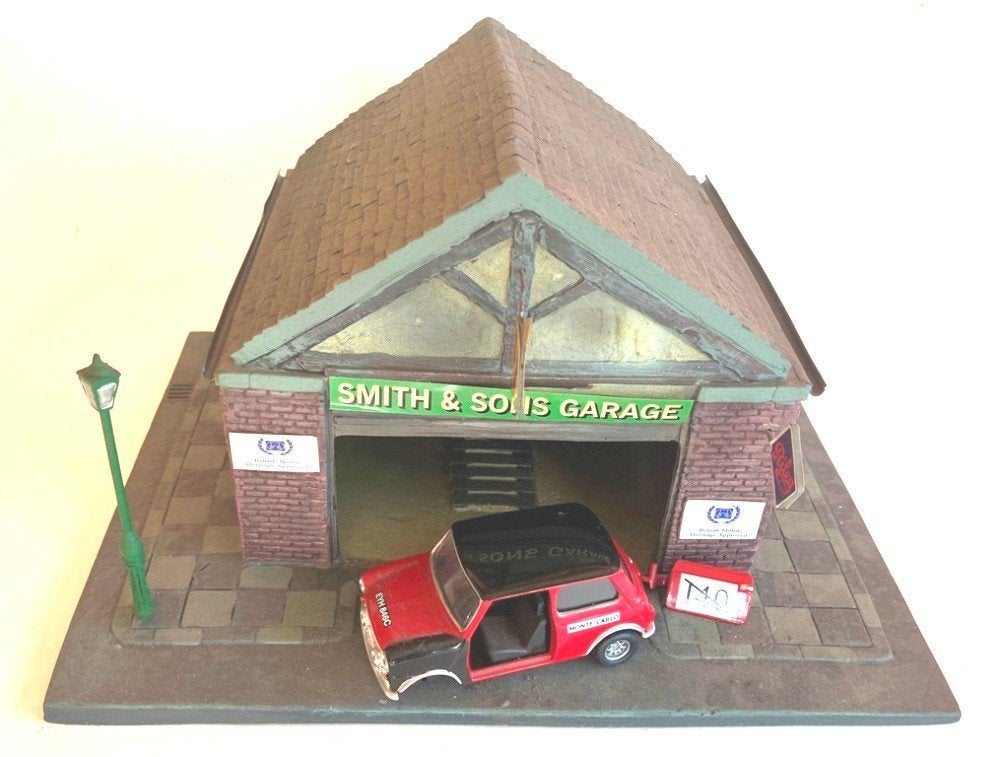 Corgi Mini Cooper Rob Stacey garage diorama CC82258., Ophalen of Verzenden, Zo goed als nieuw, Auto