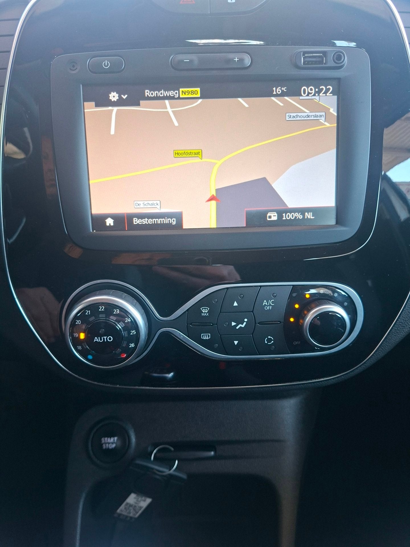 Foto 8 van Renault CAPTUR 0.9 TCe Life Navigatie Clima Xenon Isofix
