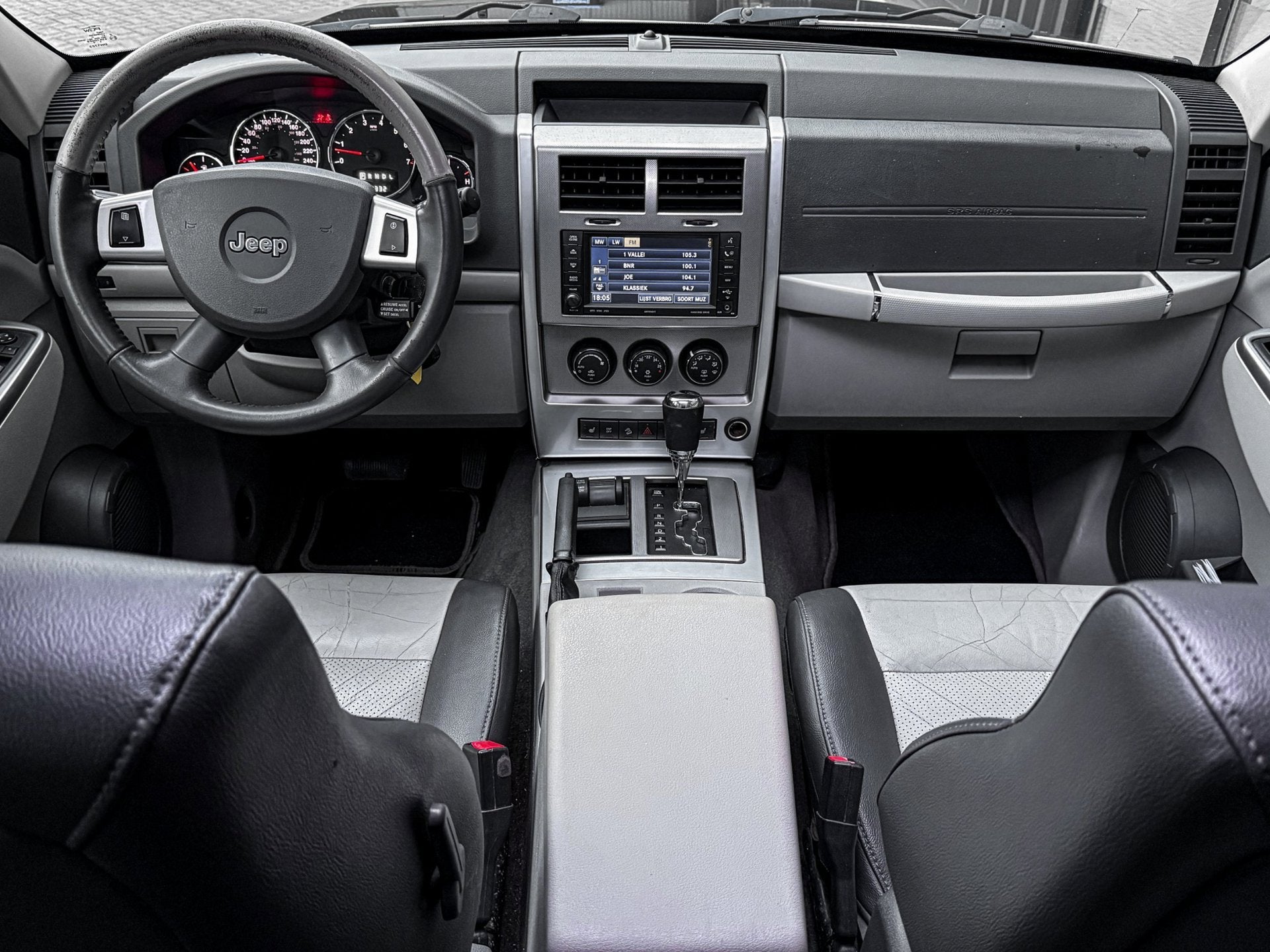Jeep Cherokee 3.7 V6 Limited AUT NAP/PANO/LEDER/CRUISE/STOEL, Auto's, Automaat, Gebruikt, Onderhoudsboekje, 6 cilinders
