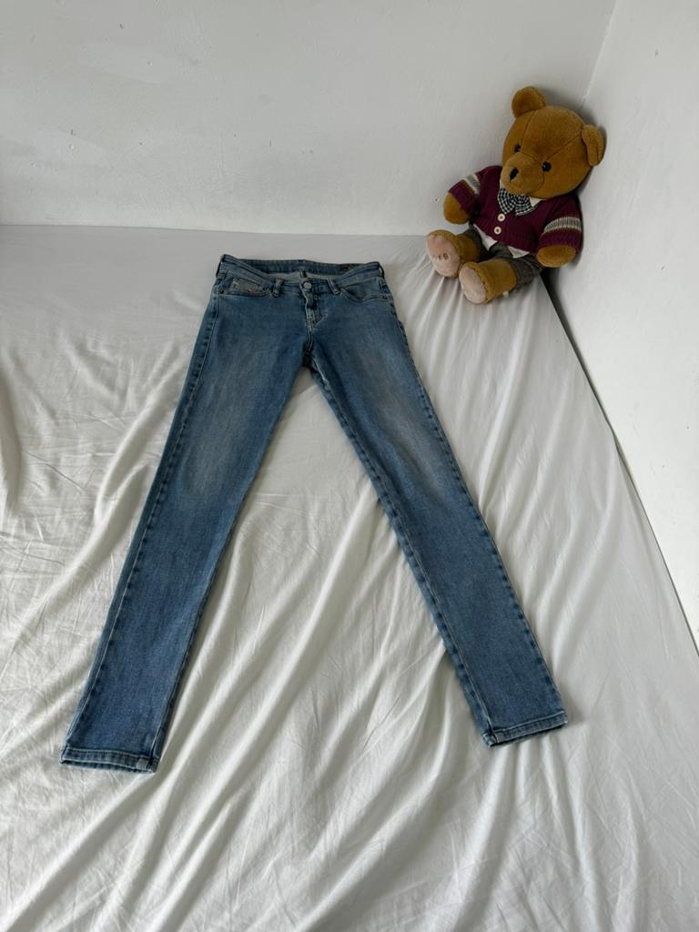Prachtige Diesel “Slandy” jeans, Ophalen of Verzenden, Zo goed als nieuw, Blauw, W27 (confectie 34) of kleiner