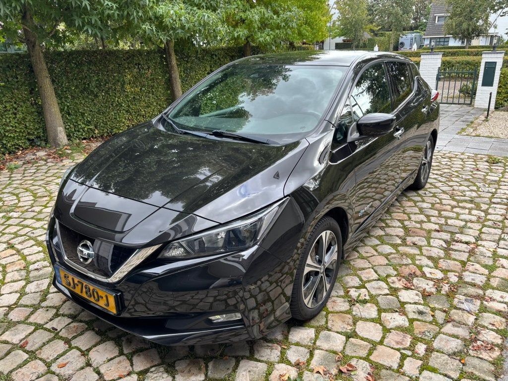 Nissan Leaf Electric 40kWh 2018 Zwart metallic vol opties, Stof, Zwart, Origineel Nederlands, Elektrisch