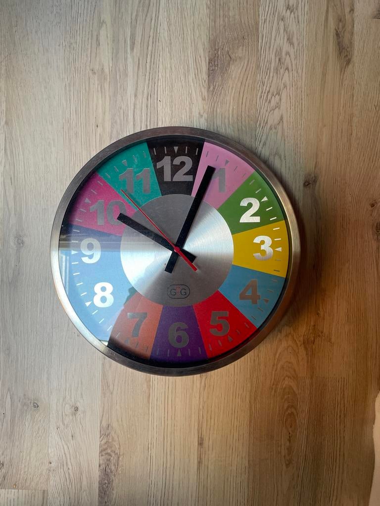 Kleurrijke Kinder Klok - Wandklok met Grote Cijfers, Ophalen, Zo goed als nieuw, Analoog, Wandklok