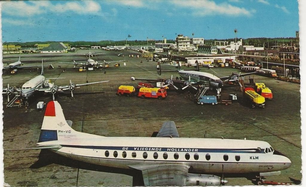 SCHIPHOL AIRPORT KLM  SHELL TANKAUTO'S    1639, Verzenden, Zo goed als nieuw, Kaart, Foto of Prent