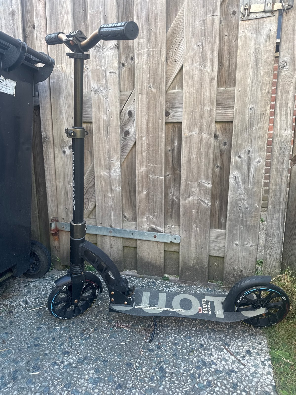 Stoere zwarte step, ideaal voor plezier en transport!, Ophalen, Gebruikt, Gewone step