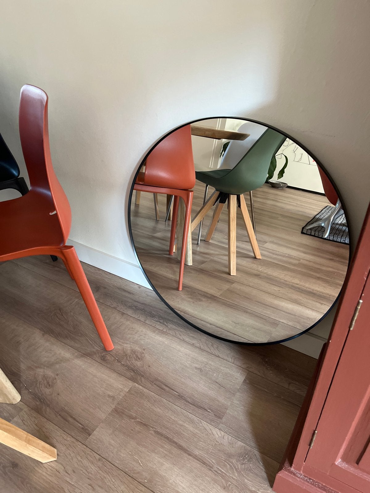 Ronde Spiegel 80 cm met Zwarte Rand, Huis en Inrichting, Woonaccessoires | Spiegels, Ophalen, Rond, Zo goed als nieuw, 75 tot 100 cm