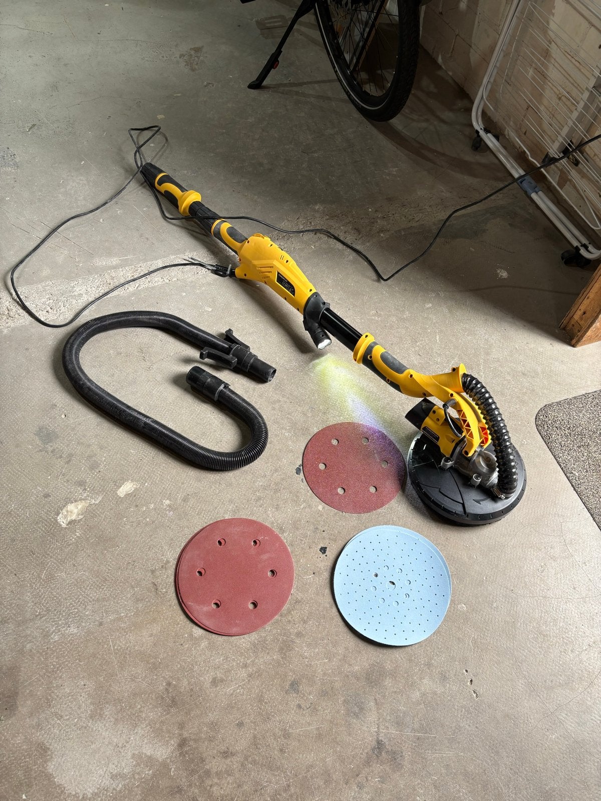 Wand- en plafondschuurmachine met accessoires, Ophalen of Verzenden, Gebruikt, 600 tot 1200 watt, Overige typen