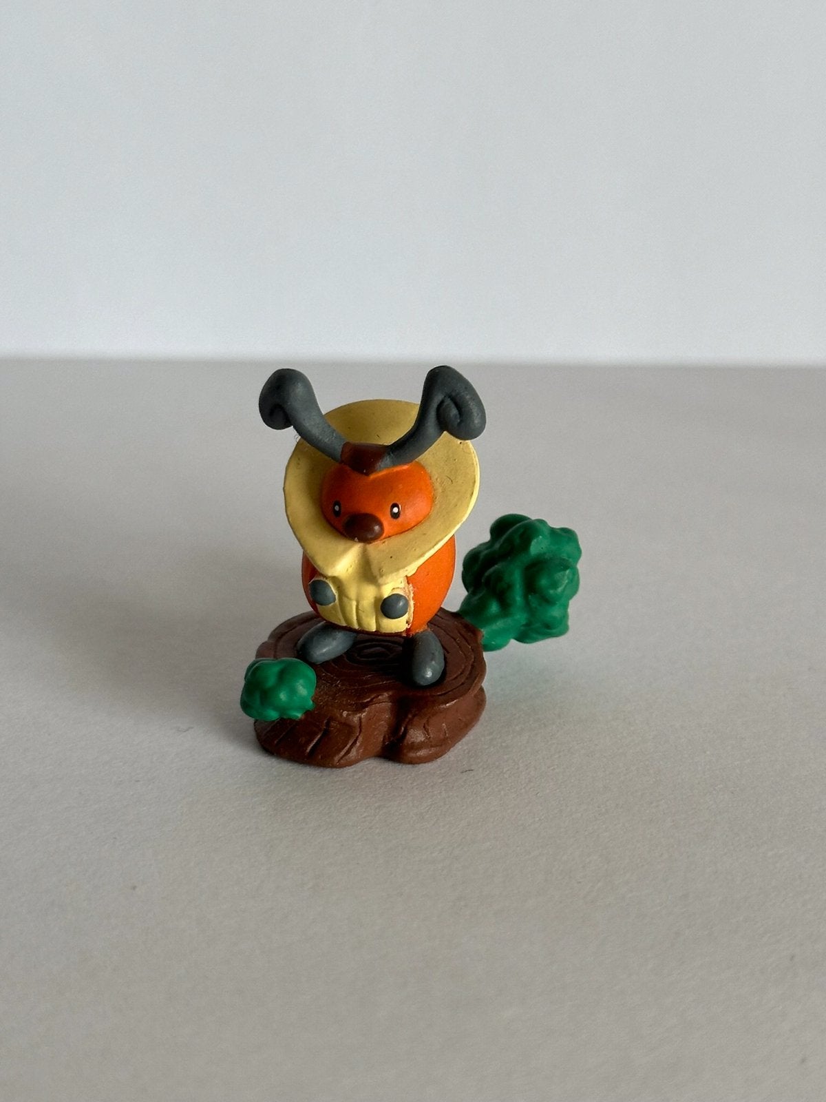 Nintendo Pokemon figuurtje Kricketot, Ophalen of Verzenden, Zo goed als nieuw