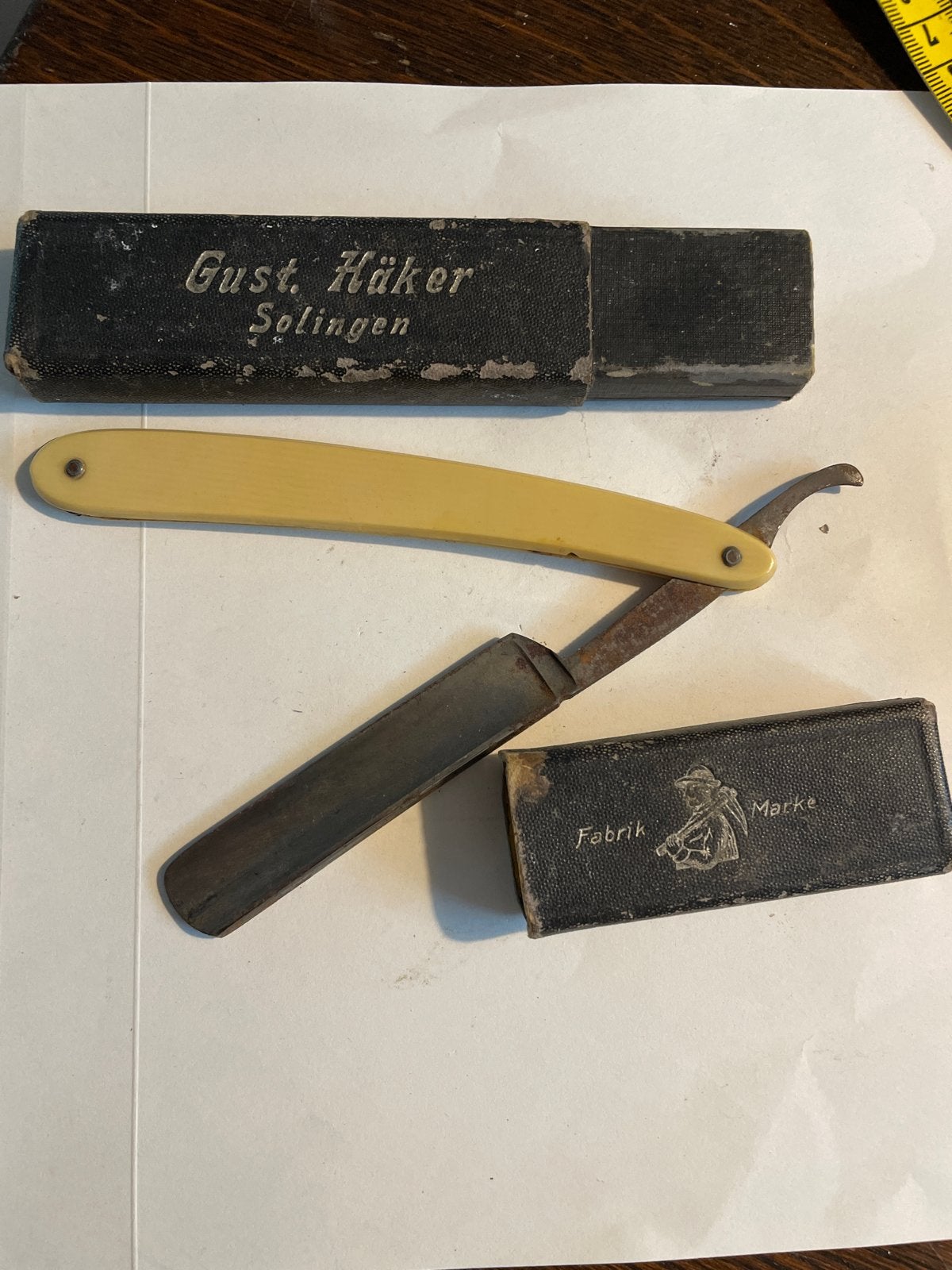 Antiek scheermes Gust. Häker Solingen met doosje, Ophalen of Verzenden