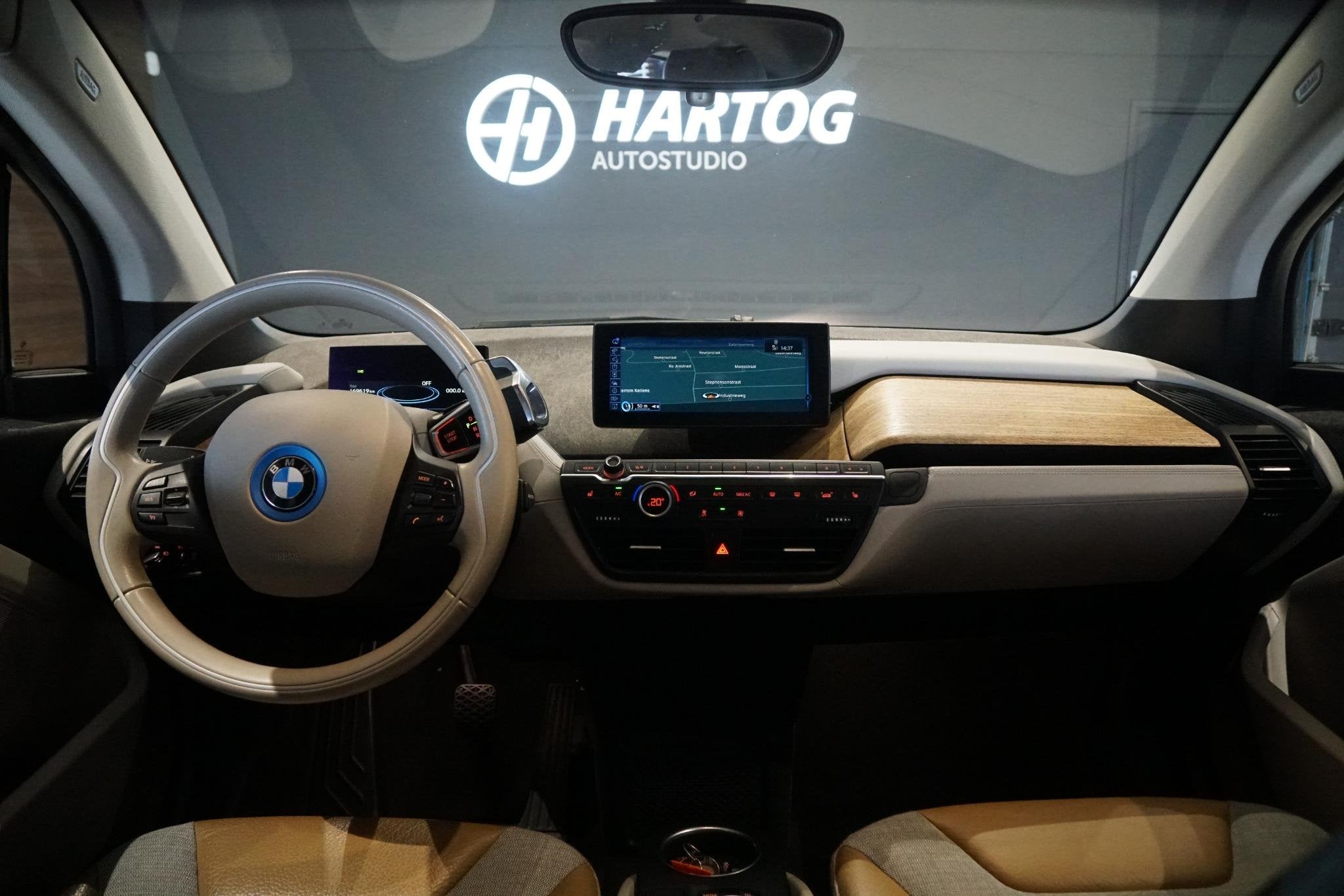 BMW i3 Basis Comfort 22 kWh, Auto's, Gebruikt, 22 kWh, 4 stoelen, Wit