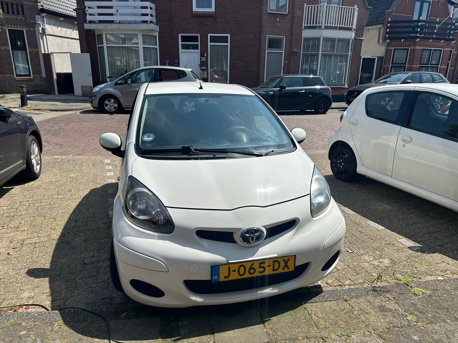 Toyota Aygo 1.0 12V Vvt-i 5DRS 2011 Wit, Ophalen, Nieuw, Toyota, Deur