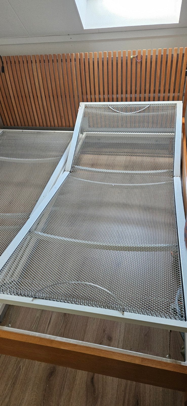 2 persoons bed met verstelbare spiraalbodem gratis, Gebruikt, 90 cm, Eenpersoons, Ophalen of Verzenden