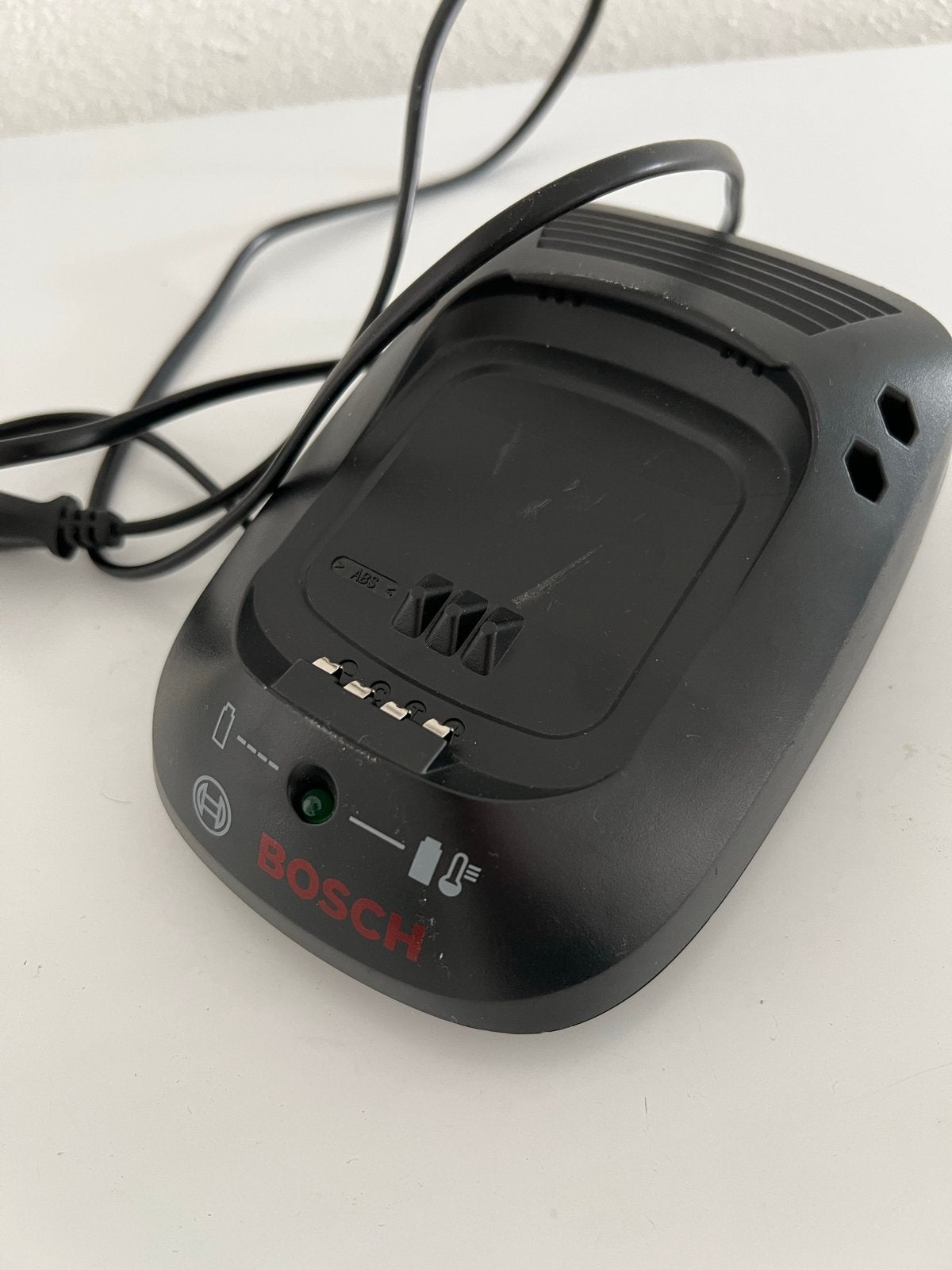 Bosch acculader 18V AL 2215 CV voor electrisch gereedschap, Ophalen of Verzenden, Gebruikt