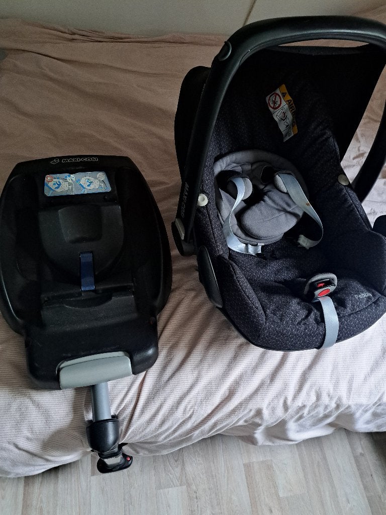 Maxi cosi pebble met easy fix base 2., Kinderen en Baby's, Ophalen of Verzenden, 0 t/m 13 kg, Maxi-Cosi, Gebruikt