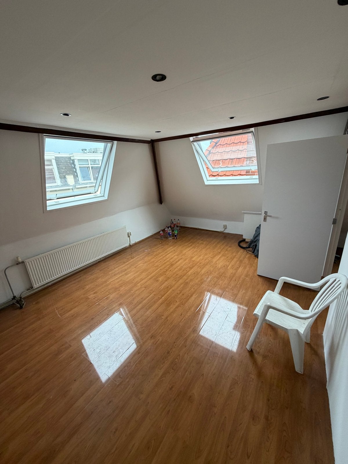 Kamer te huur in Den haag/ Zeeheldenkwartier, Den Haag