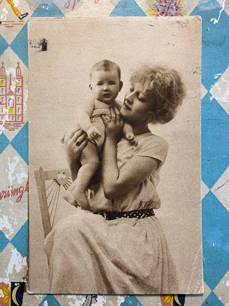 1926 Moeder met baby, Ophalen of Verzenden, 1920 tot 1940, Gelopen, Kinderen