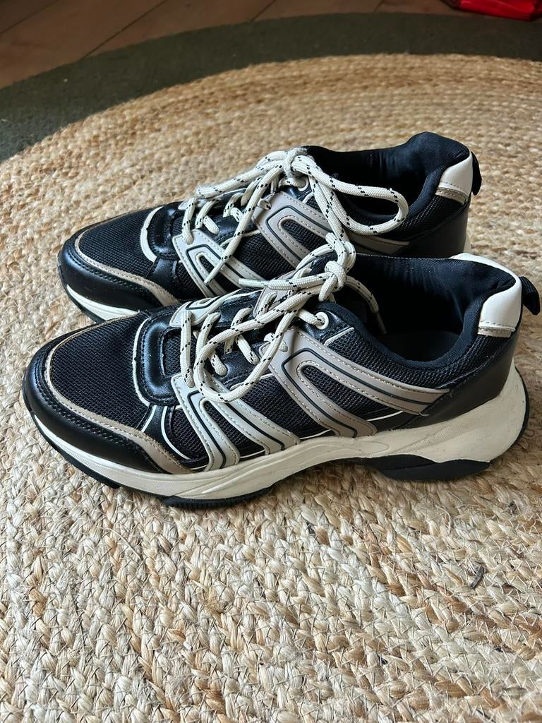 Sneakers zwart/beige/wit, Overige kleuren, Ophalen of Verzenden, Sneakers of Gympen, Zo goed als nieuw