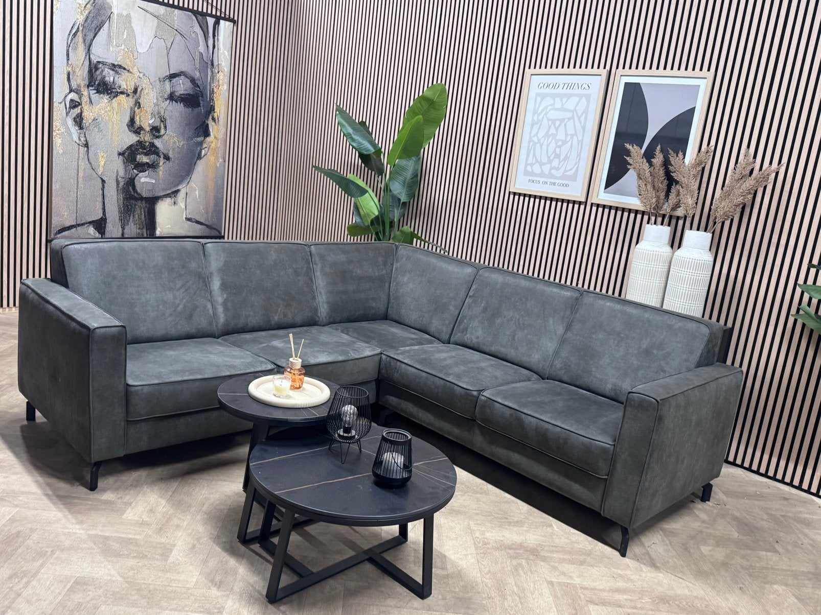ZGAN | SEVN Hoekbank Amber Microleer - Antraciet - 230 x 225, Huis en Inrichting, -, -, Kwaliteit hoekbank microleer compact tijdloos antraciet modern