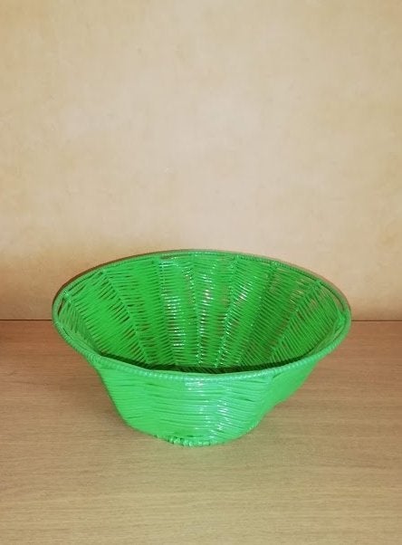 Gevlochten fruitschaal, Huis en Inrichting, Woonaccessoires | Schalen en Manden, Kunststof, Gevlochten, Schaal, Rond