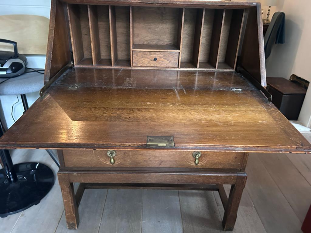 Antiek eikenhouten secretaire/bureau met klep als bureaublad, Antiek en Kunst, Ophalen