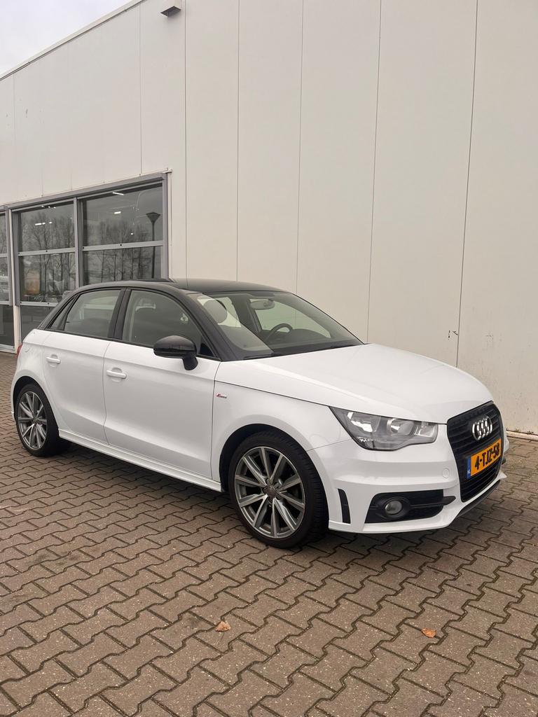 Audi A1 1.2 Tfsi 63KW SB 2014 Wit, Auto's, Audi, Voorwielaandrijving, 4 cilinders, Wit, Origineel Nederlands
