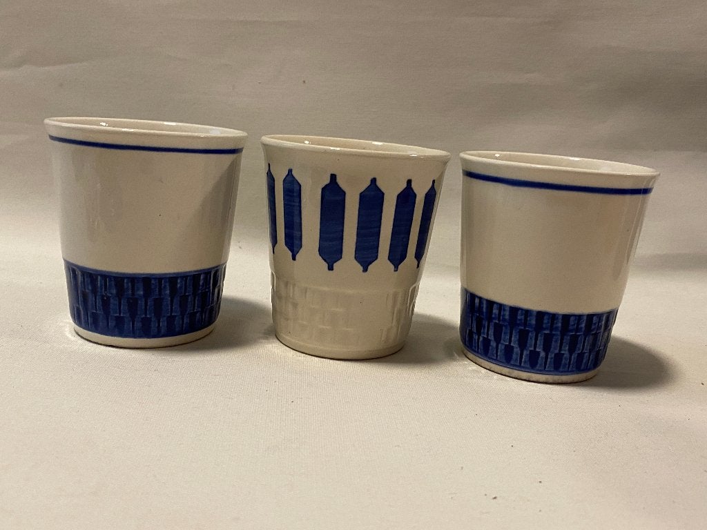 Curiosa Set van 3 VEB Elsterwerda Melkbekers mokken theekop, Gebruikt, Ophalen of Verzenden, Overige stijlen, Kop(pen) en/of Schotel(s)