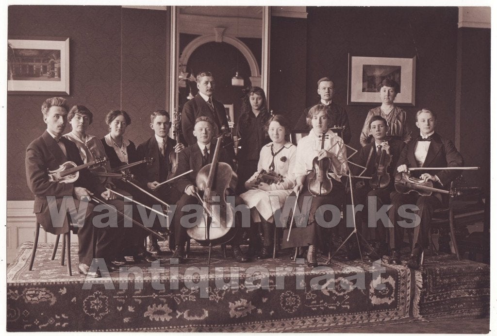 strijkorkest grote foto 1915 violen Den Haag, Gebruikt, Foto, Ophalen of Verzenden, Voor 1940