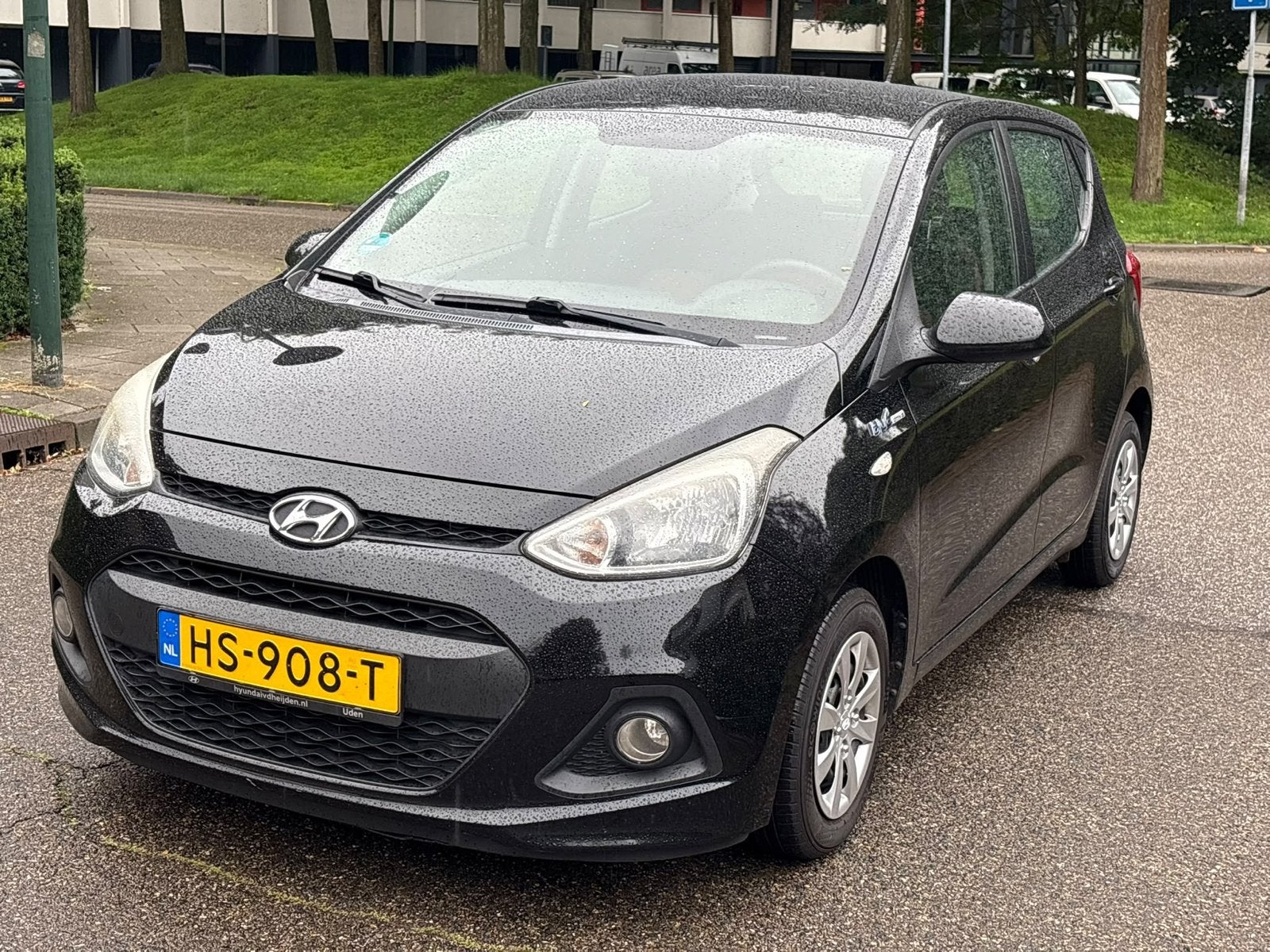 Hyundai i10 1.0i 66pk 2016 Zwart, Auto's, 31 €/maand, 4 stoelen, Origineel Nederlands, Bedrijf