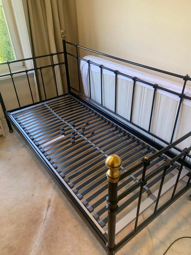 Leuk bed, Ophalen, Gebruikt, 90 cm, Zwart
