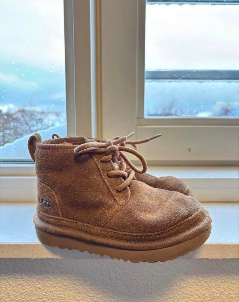 UGG kids, Jongen of Meisje, Ophalen of Verzenden, Laarzen, Zo goed als nieuw