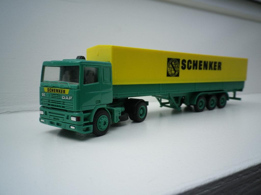 Herpa DAF 95 huiftrailer Schenker. nieuw, Ophalen of Verzenden, Nieuw, Bus of Vrachtwagen, Herpa