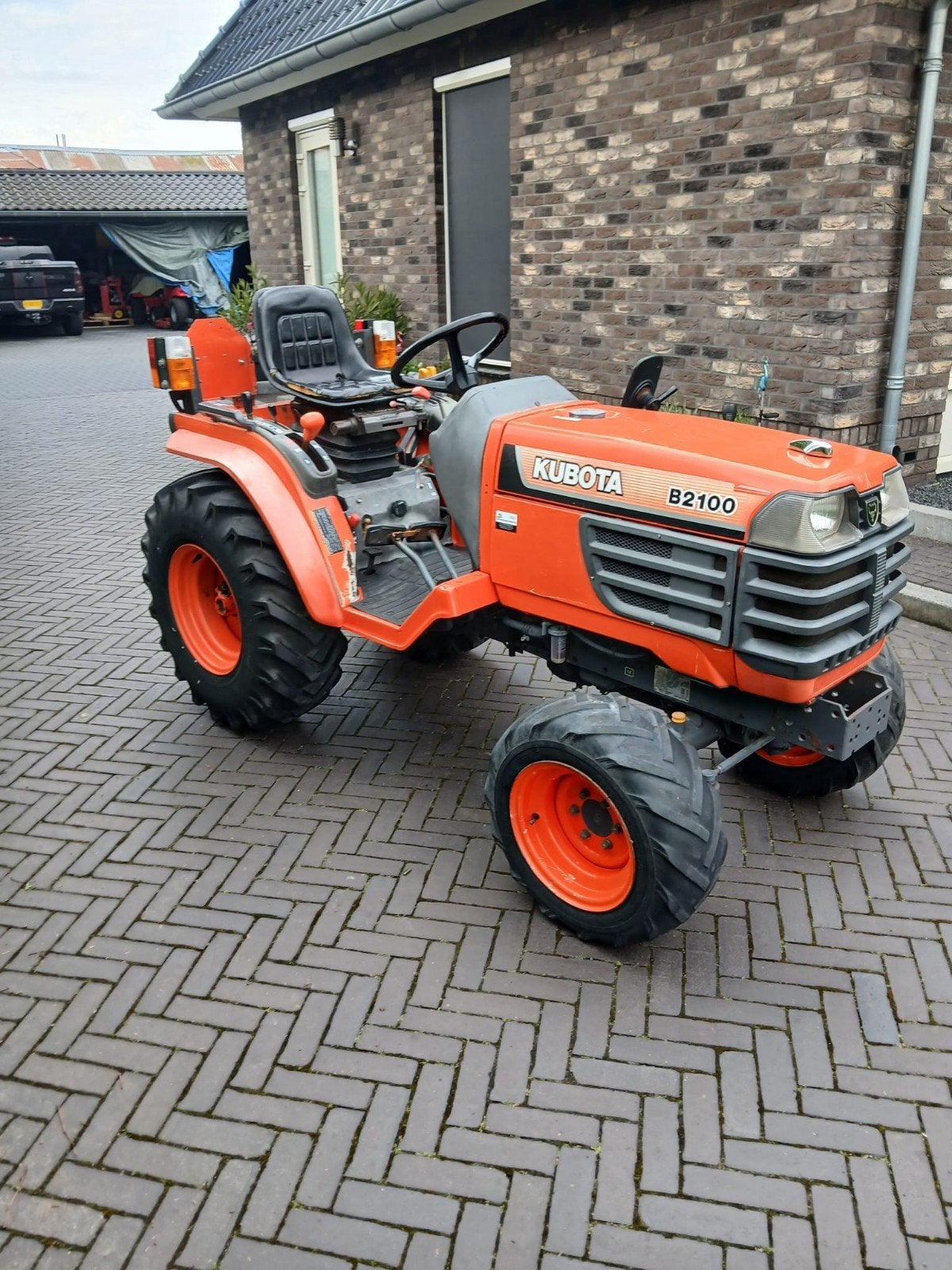 KUBOTA MINITREKKER ZEER NETJES, Ophalen