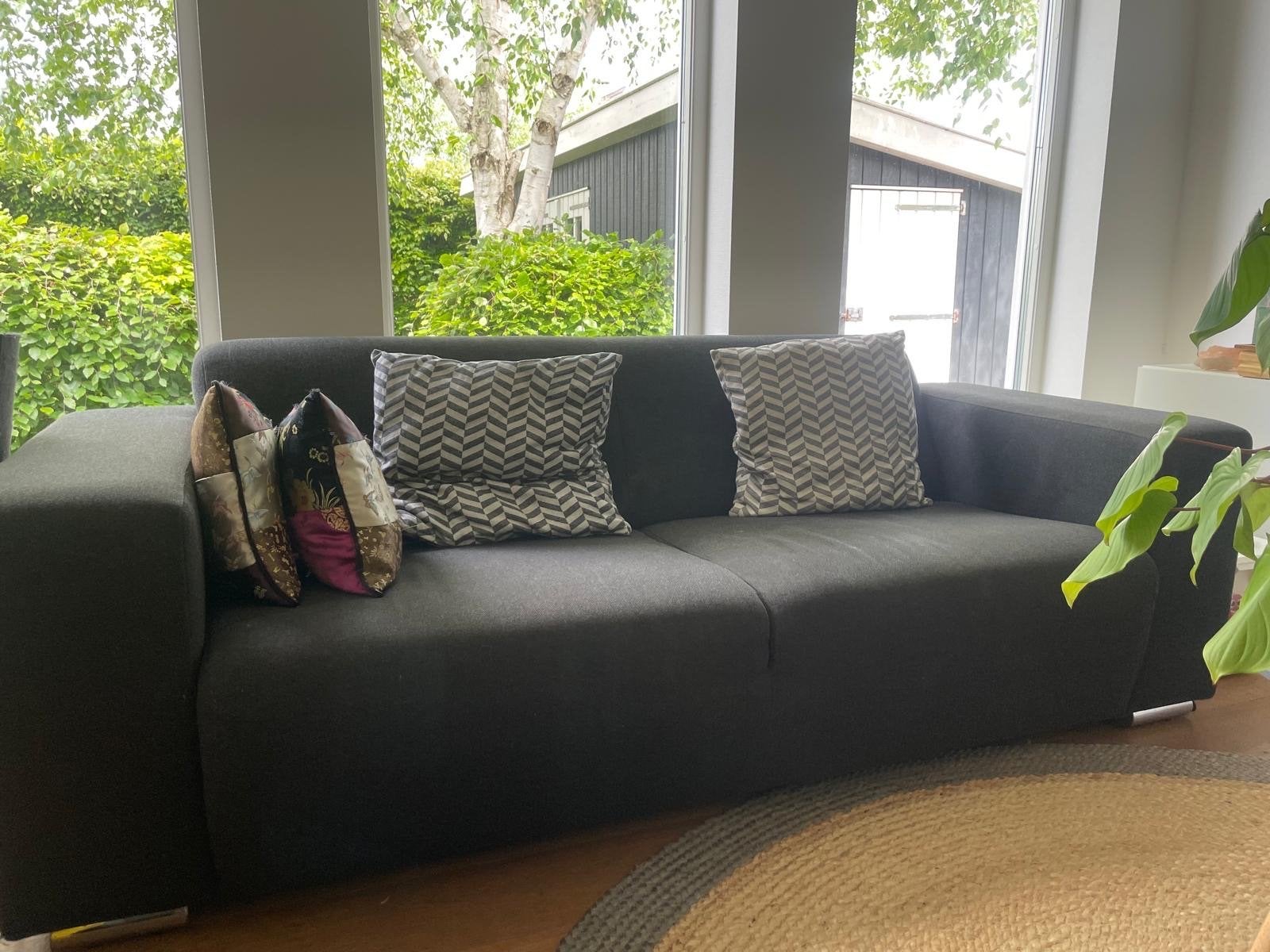 Twee stevige montelbanken -  gratis, Huis en Inrichting, Banken | Bankstellen, Gebruikt, Tweepersoons, 75 tot 100 cm, Ophalen of Verzenden