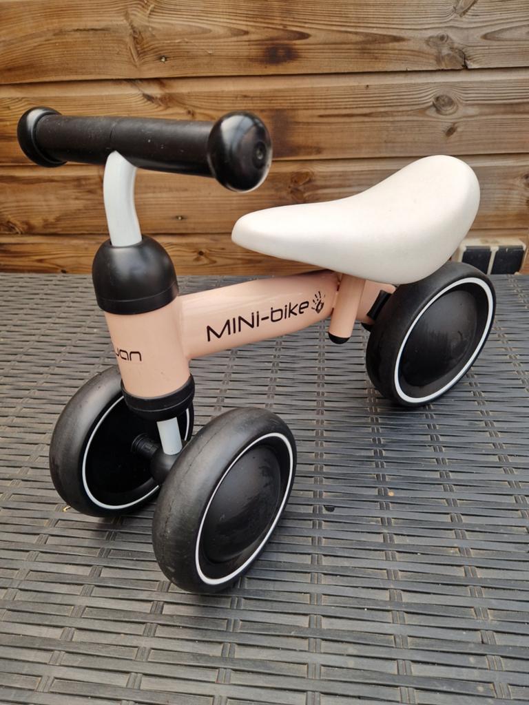 Driewiel loopfiets, Fietsen en Brommers, Fietsen | Kinderfietsjes, Minder dan 16 inch, Ophalen of Verzenden