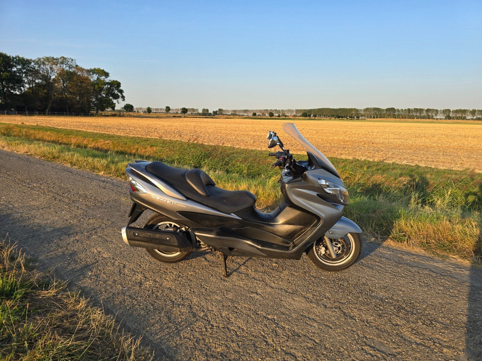 Suzuki Burgman 400 2008 – Zeer nette staat – Starten rijden, Motoren, Motoren | Suzuki, 400 cc, Scooter, Particulier, Minimaal motorrijbewijs A2