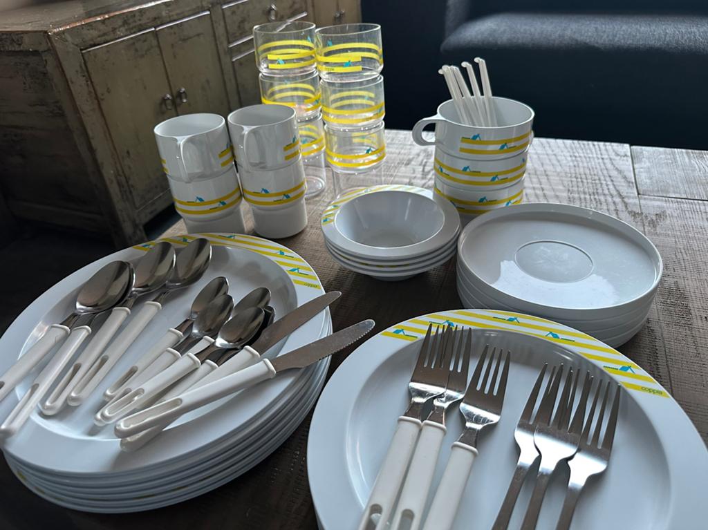 Camping servies / melamine serviesset, Caravans en Kamperen, Kampeeraccessoires, Ophalen of Verzenden