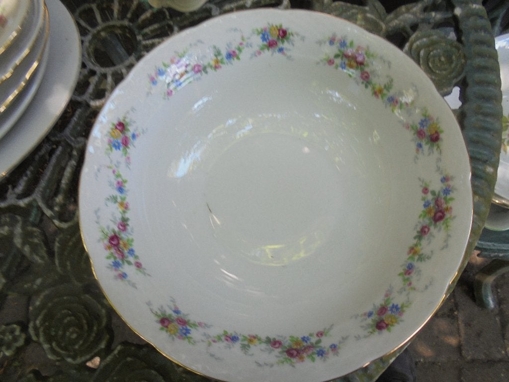 Diepe ronde kom / Saladekom Thun met bloemetjes / roze roos, Ophalen of Verzenden