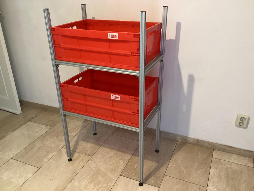 Praktische rek voor garage of camper met opbergbakken, Ophalen of Verzenden, Zo goed als nieuw