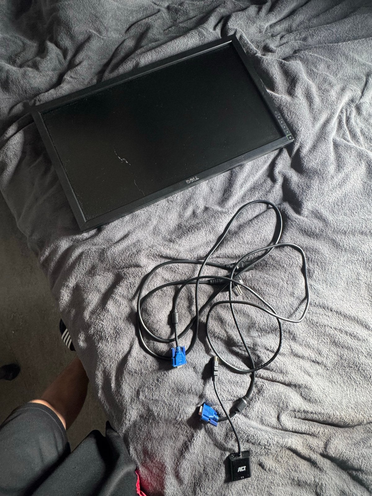 Dell G2410T Monitor met VGA naar HDMI adapter, Computers en Software, Ophalen, Gebruikt, HDMI
