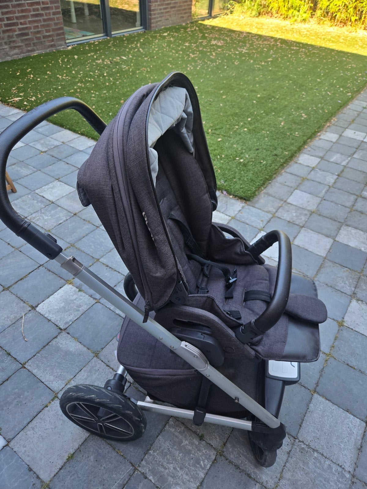 Nuna Mixx Next kinderwagen - Zo goed als nieuw, Ophalen of Verzenden, Zo goed als nieuw, Kinderwagen, Verstelbare duwstang