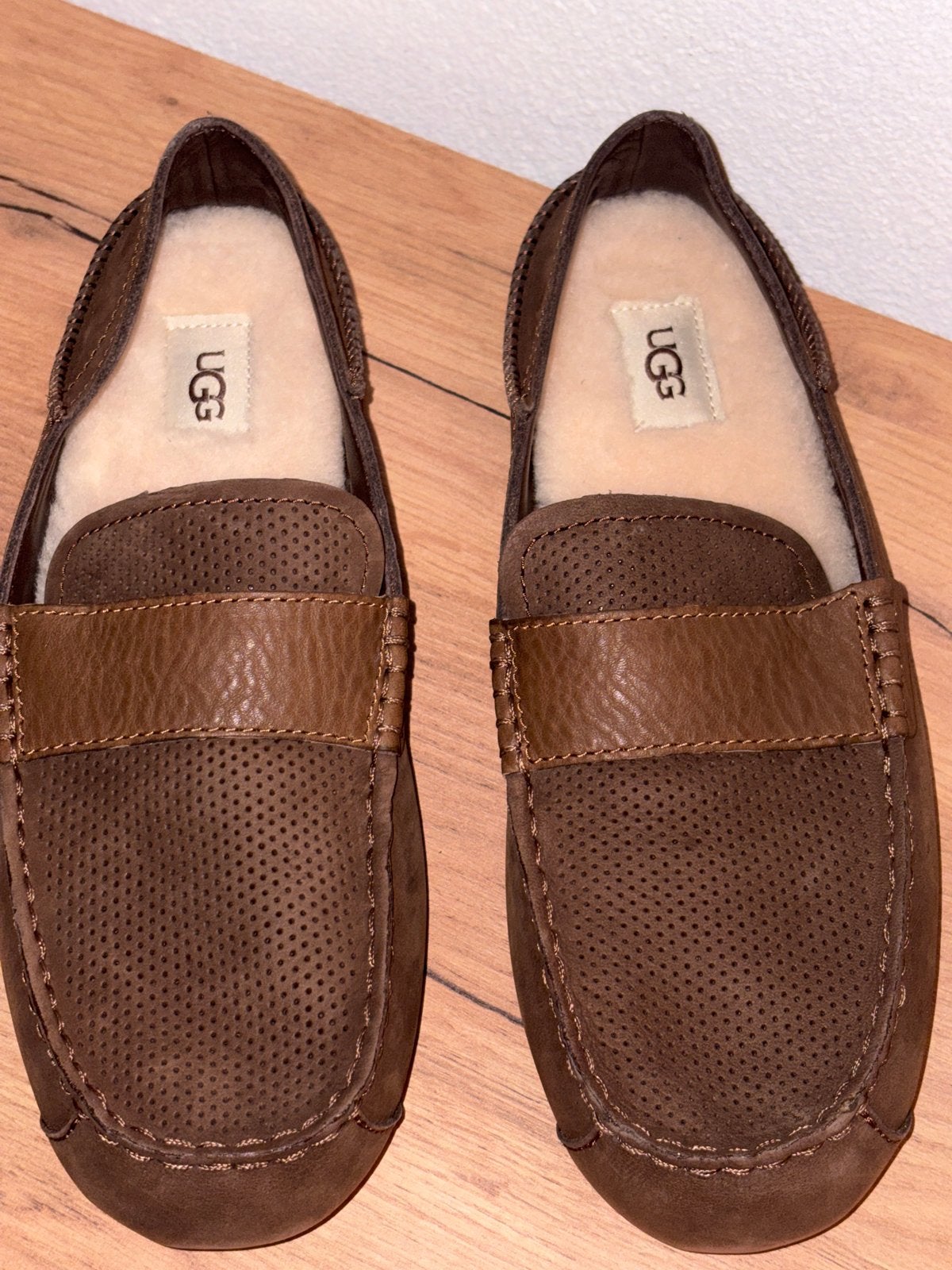UGG Loafers - Bruin - Maat  43  - heren NIEUW, Loafers, Bruin, Nieuw, Ophalen of Verzenden