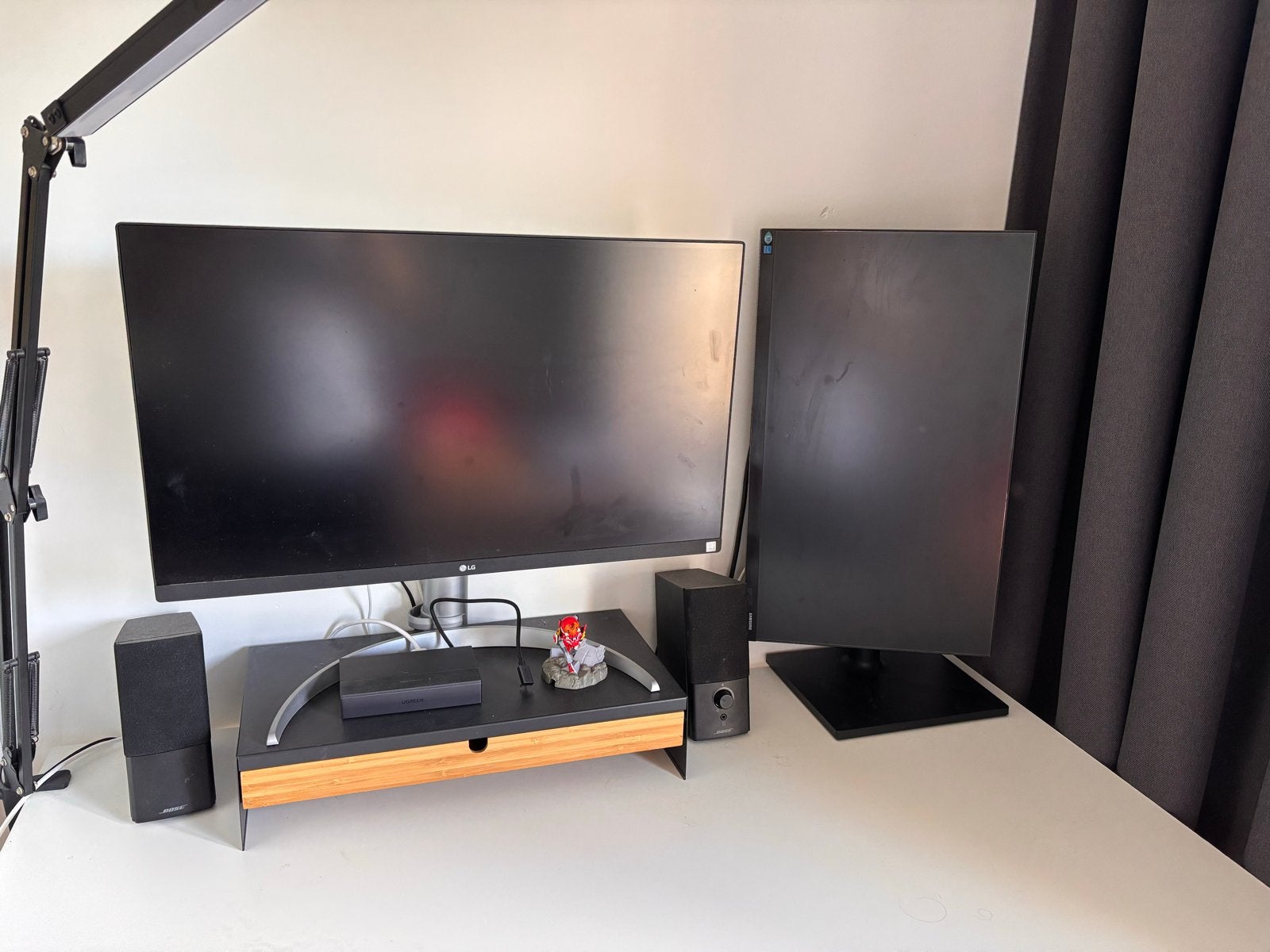 Dual Monitor Bundle – LG 27" 4K + Samsung 24" FHD, HDMI, IPS, In hoogte verstelbaar, 5 ms of meer