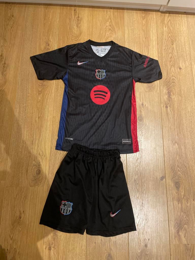 FC Barcelona tenue Lamine Yamal 19 - Maat 140, Ophalen, Zo goed als nieuw, Jongen