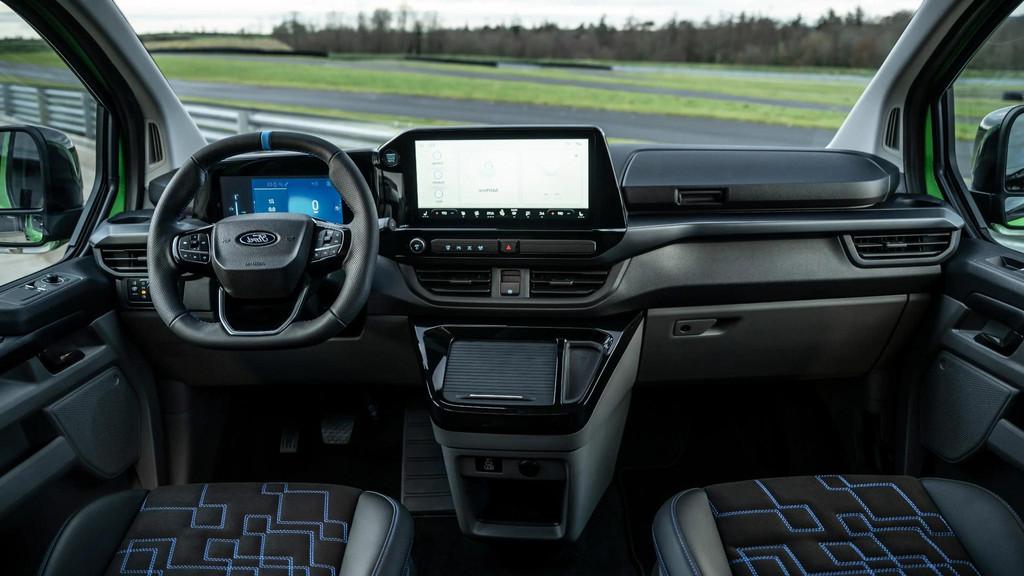 Ford E-Transit Custom 320 L2H1 MS-RT 71 kWh DC 280pk | Ford, Auto's, Automaat, 274 km, Achterwielaandrijving, Gebruikt