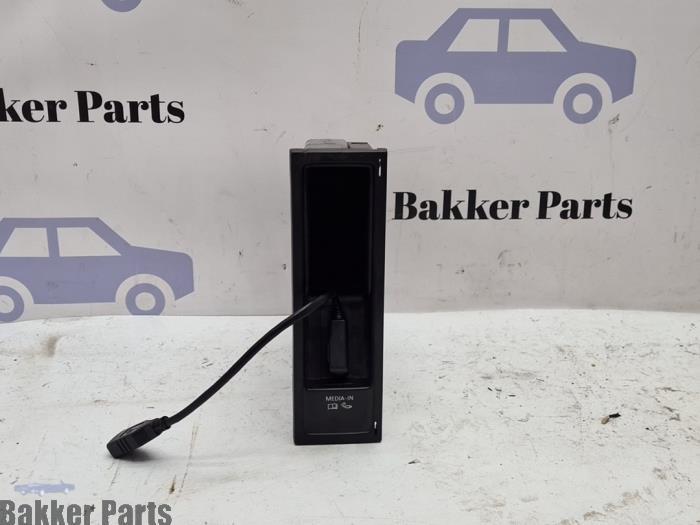AUX/USB aansluiting van een Volkswagen Golf, Auto-onderdelen, Gebruikt, -, Volkswagen, -